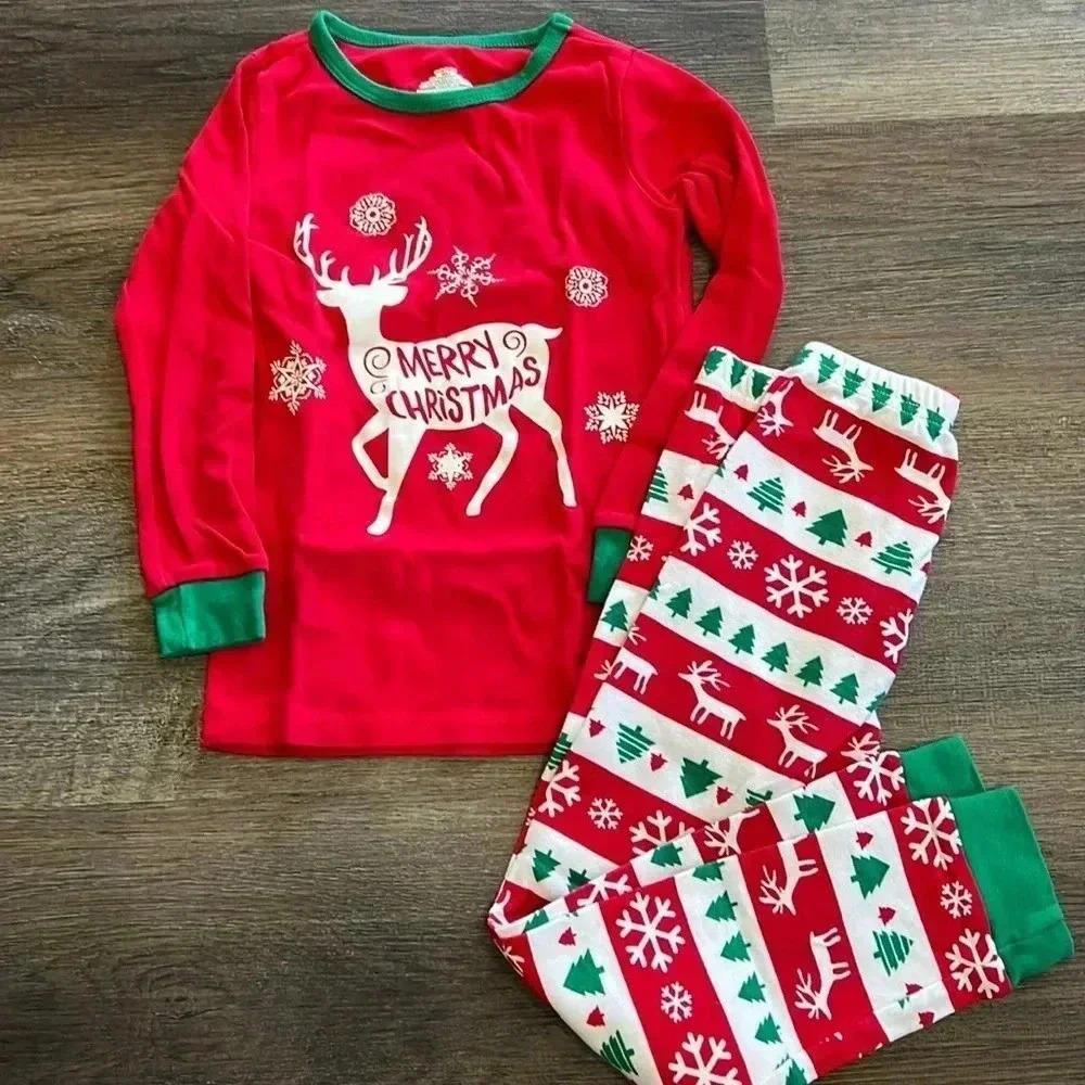 (47)NWT family feelings  Christmas Pajamas​